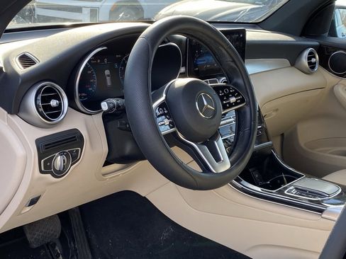 Used 2021 Mercedes-Benz GLC 300 4MATIC image 10