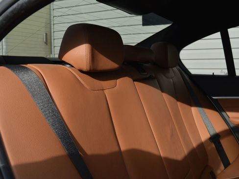 Used 2017 BMW 330i xDrive Sedan image 23