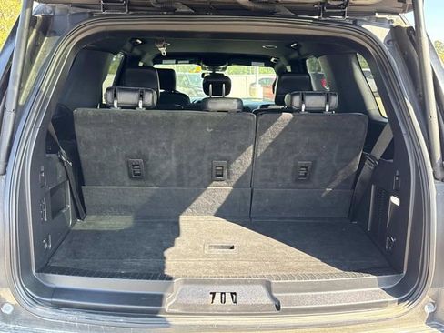 Used 2019 Ford Expedition XLT w/ Equipment Group 202A RWD image 12