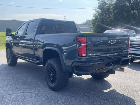 New 2026 Chevrolet Silverado 2500 ZR2 AWD/4WD image 5