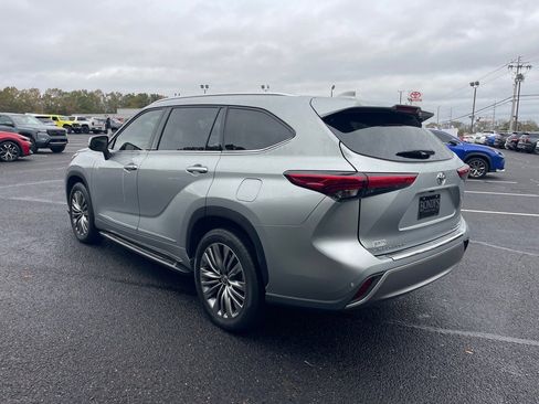 Used 2022 Toyota Highlander Platinum image 14