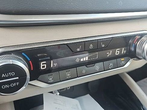 Used 2020 Nissan Altima 2.5 SV FWD image 9