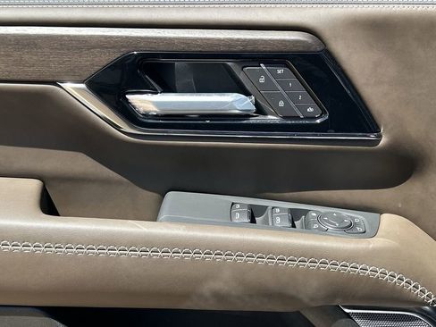 New 2026 GMC Yukon Denali Ultimate AWD/4WD image 24