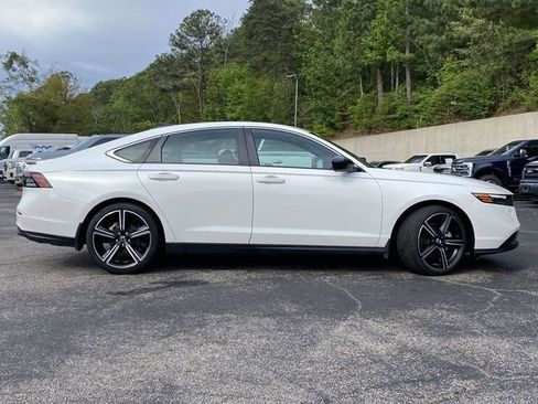 Used 2023 Honda Accord Sport image 2