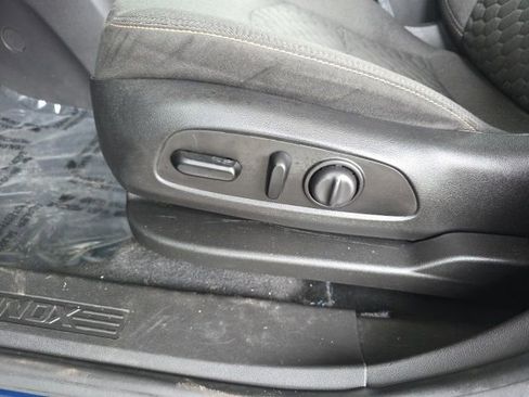 Used 2019 Chevrolet Equinox LT image 23