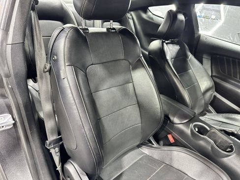 Used 2018 Ford Mustang Premium RWD image 38
