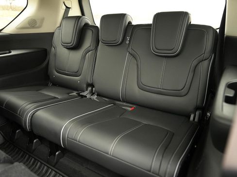 New 2025 INFINITI QX80 Sensory image 38