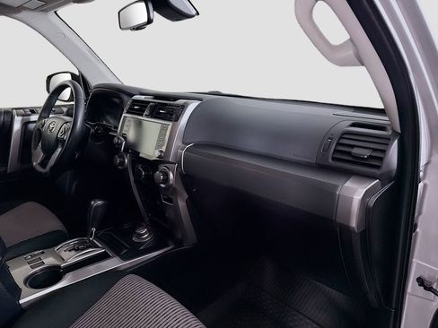 Certified 2024 Toyota 4Runner SR5 AWD/4WD image 19
