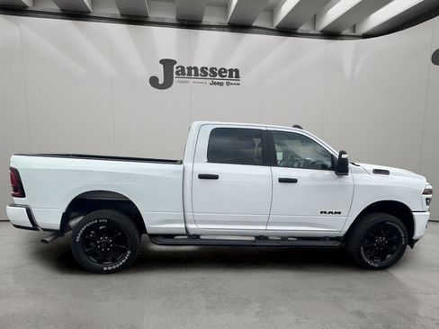 Used 2025 RAM 2500 Big Horn AWD/4WD image 5