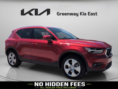 Used 2021 Volvo XC40 T5 Momentum