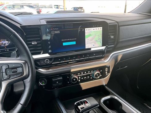 Used 2024 Chevrolet Silverado 1500 LT Trail Boss w/ Convenience Package II image 17