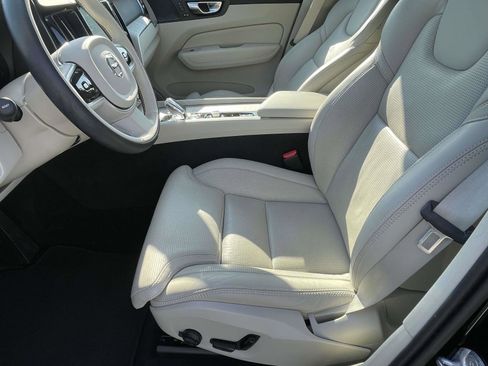 Used 2023 Volvo XC60 B5 Ultimate w/ Protection Package Premier FWD image 12