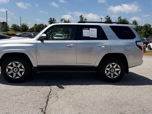 Used 2023 Toyota 4Runner TRD Off-Road Premium AWD/4WD image 4