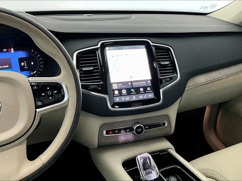 Used 2024 Volvo XC90 B6 Ultimate w/ Lounge Package image 8