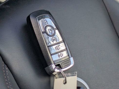 Used 2023 Lincoln Aviator Standard image 28