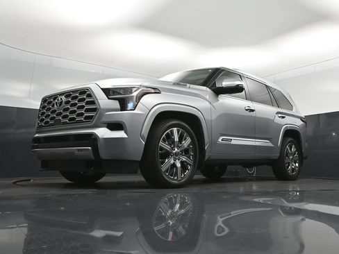 Used 2023 Toyota Sequoia Capstone AWD/4WD image 39