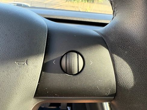 Used 2020 Tesla Model Y Long Range AWD/4WD image 16