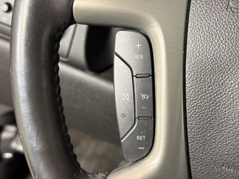 Used 2014 Chevrolet Suburban LT AWD/4WD image 25