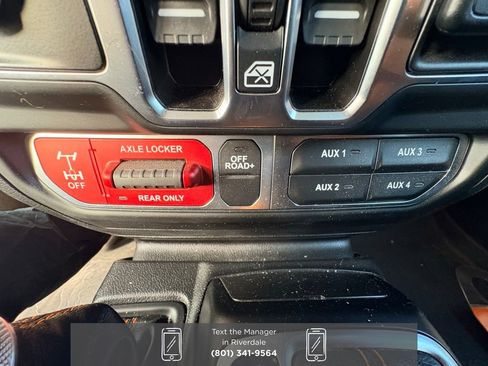 Used 2023 Jeep Gladiator Mojave w/ Cold Weather Group image 24