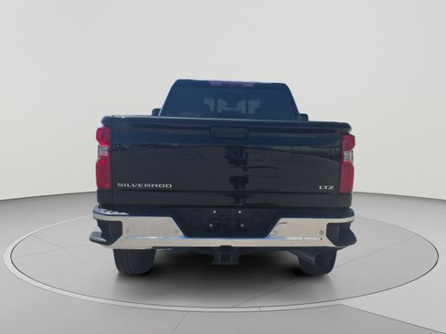 Used 2024 Chevrolet Silverado 2500 LTZ w/ LTZ Convenience Package AWD/4WD image 4
