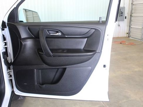 Used 2017 Chevrolet Traverse LT FWD image 24