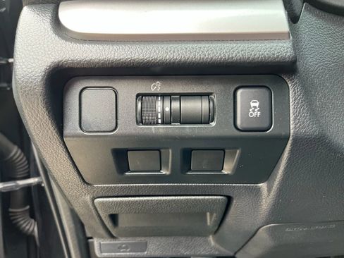 Used 2017 Subaru Forester 2.5i w/ Alloy Wheel Package image 13