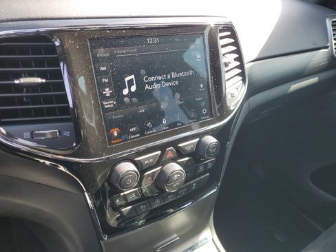 Used 2022 Jeep Grand Cherokee Laredo X image 24