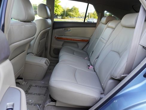 Used 2005 Lexus RX 330 w/ Premium Pkg FWD image 10