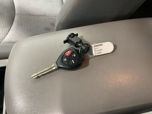 Used 2011 Toyota Camry SE w/ Fleet Convenience Pkg FWD image 22