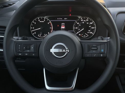 Used 2024 Nissan Rogue SV image 12