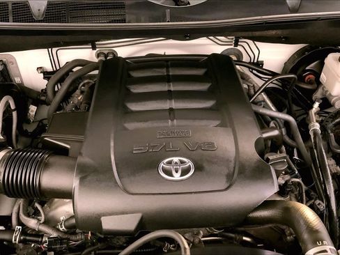 Used 2020 Toyota Tundra Limited w/ Limited Premium Package AWD/4WD image 31