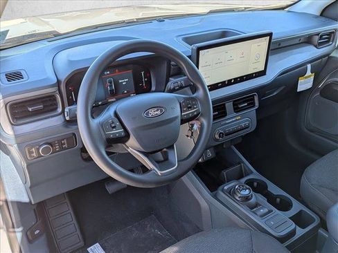 New 2025 Ford Maverick XL image 3
