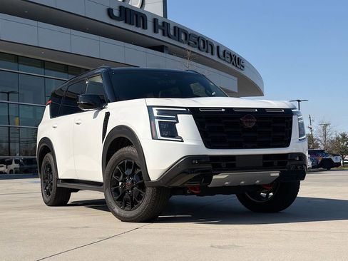 Used 2025 Nissan Armada PRO-4X w/ Pro-4X Premium Package image 2