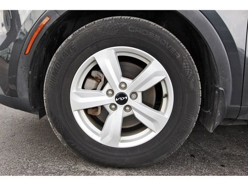 Used 2022 Kia Sorento LX FWD image 33