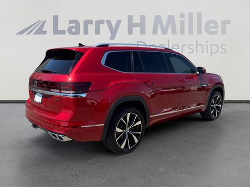 Used 2024 Volkswagen Atlas SEL Premium R-Line AWD/4WD image 5