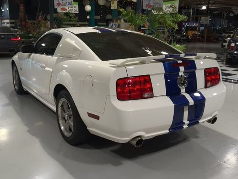 Used 2006 Ford Mustang GT Premium RWD image 10