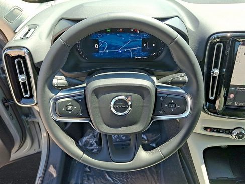 New 2026 Volvo XC40 B5 Plus w/ Protection Package Premier AWD/4WD image 23
