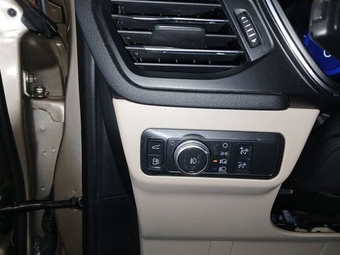 Used 2020 Ford Escape Titanium AWD/4WD image 22