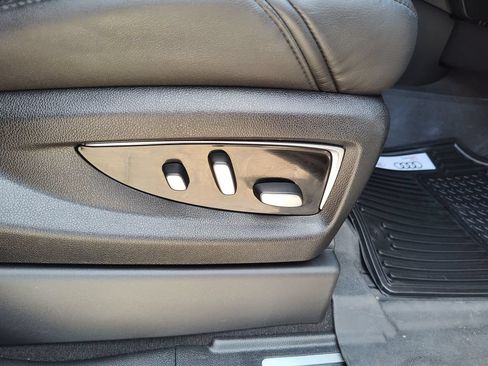 Used 2020 Cadillac Escalade 2WD image 33