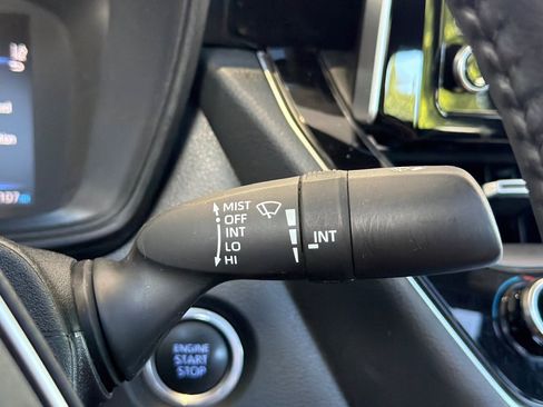 Used 2020 Toyota Corolla SE w/ SE Premium Package FWD image 32
