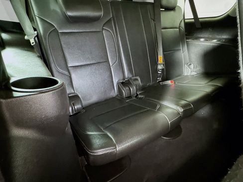 Used 2019 Chevrolet Suburban LT RWD image 26
