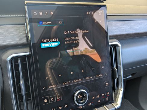 Used 2024 GMC Acadia Denali w/ Super Cruise Package image 32