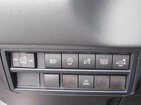 Certified 2026 Toyota Tundra Limited AWD/4WD image 38