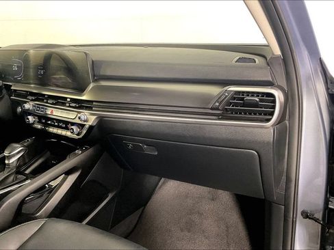 Used 2025 Kia Telluride S FWD image 18