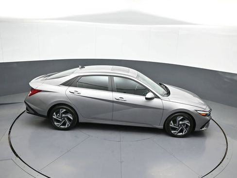 Certified 2025 Hyundai Elantra SEL image 36