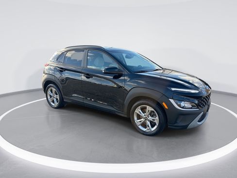 Certified 2023 Hyundai Kona SEL w/ Convenience Package image 2