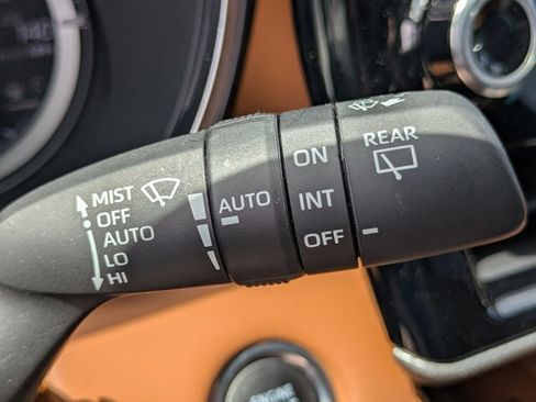 Used 2021 Toyota Highlander Platinum AWD/4WD image 18