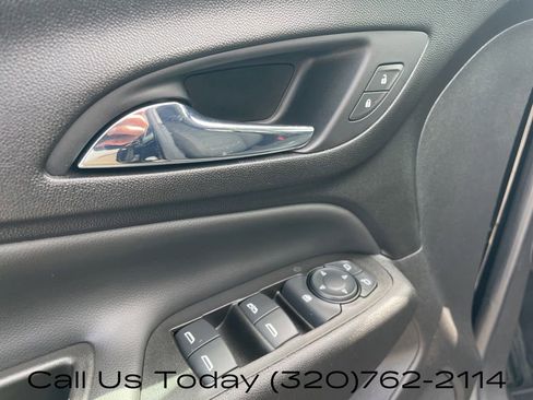 Used 2020 Chevrolet Equinox LT FWD image 16