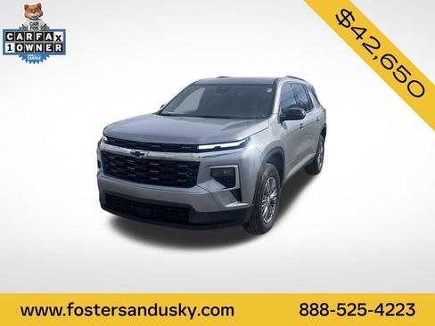 Used 2025 Chevrolet Traverse LT w/ LPO, Floor Liner Package AWD/4WD image 1