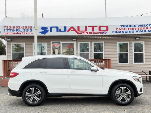 Used 2019 Mercedes-Benz GLC 300 4MATIC image 3